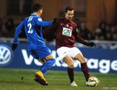 乐鱼体育-梅斯连败三场，陷入保级危机