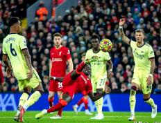 乐鱼官网-包含足球赛事中惊险瞬间诸弈众星的词条